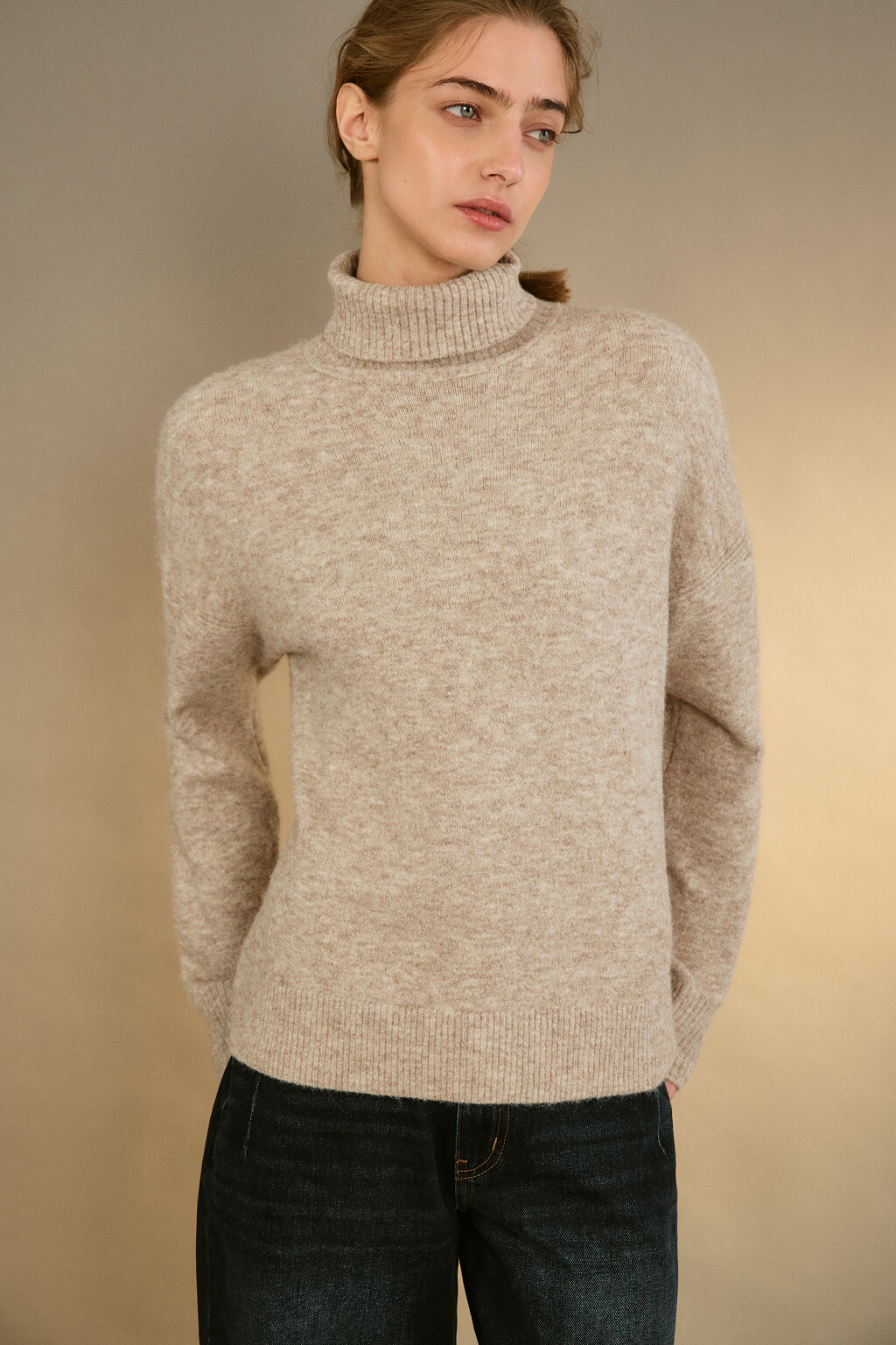 Свитер свободный с воротником - цвет бежевый - 1