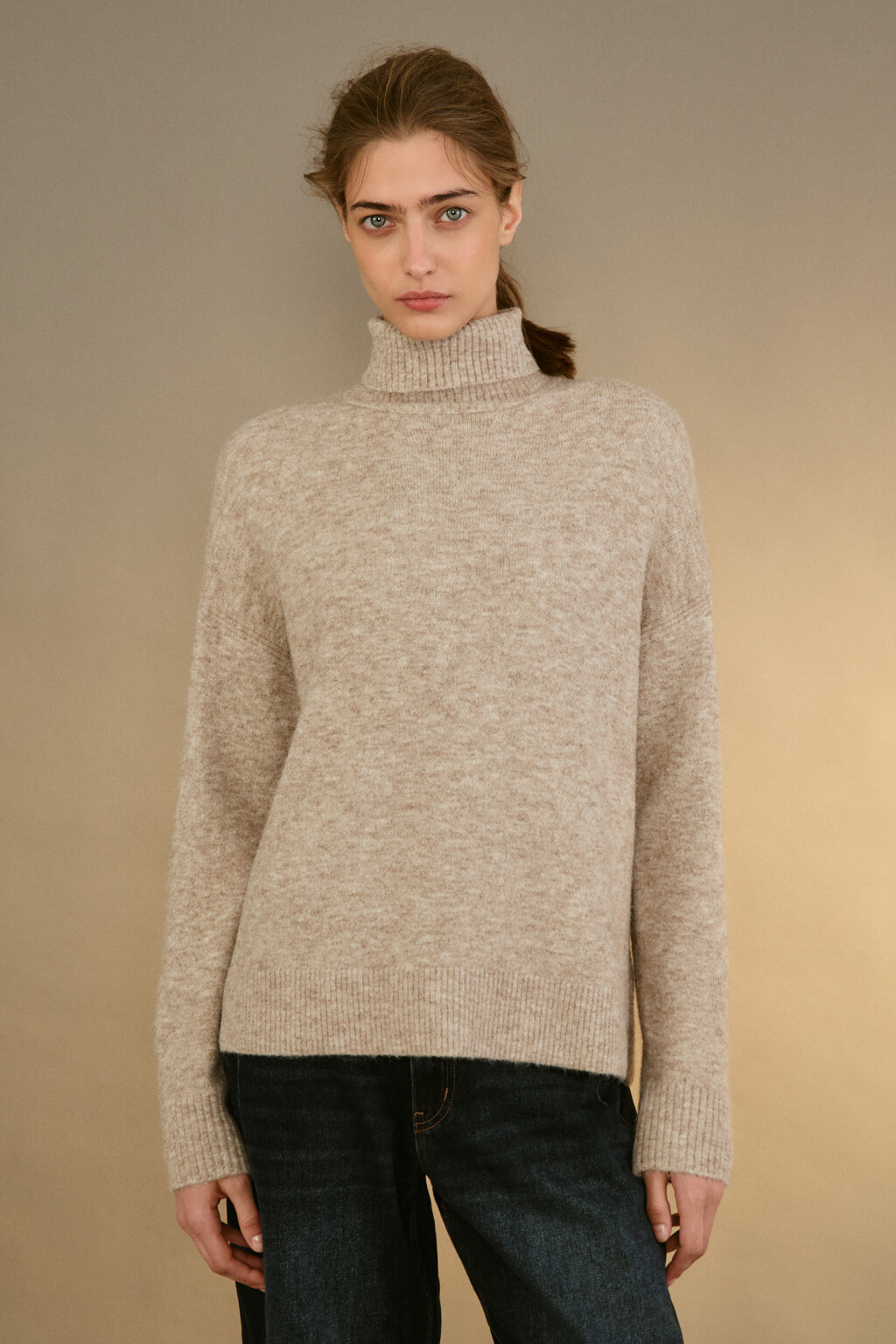 Свитер свободный с воротником - цвет бежевый - 2