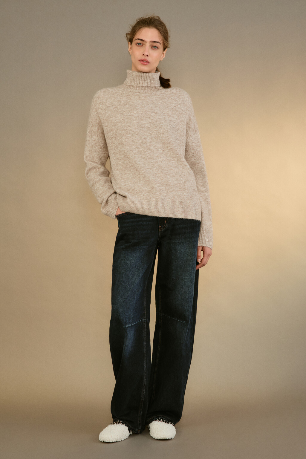 Свитер свободный с воротником - цвет бежевый - 4