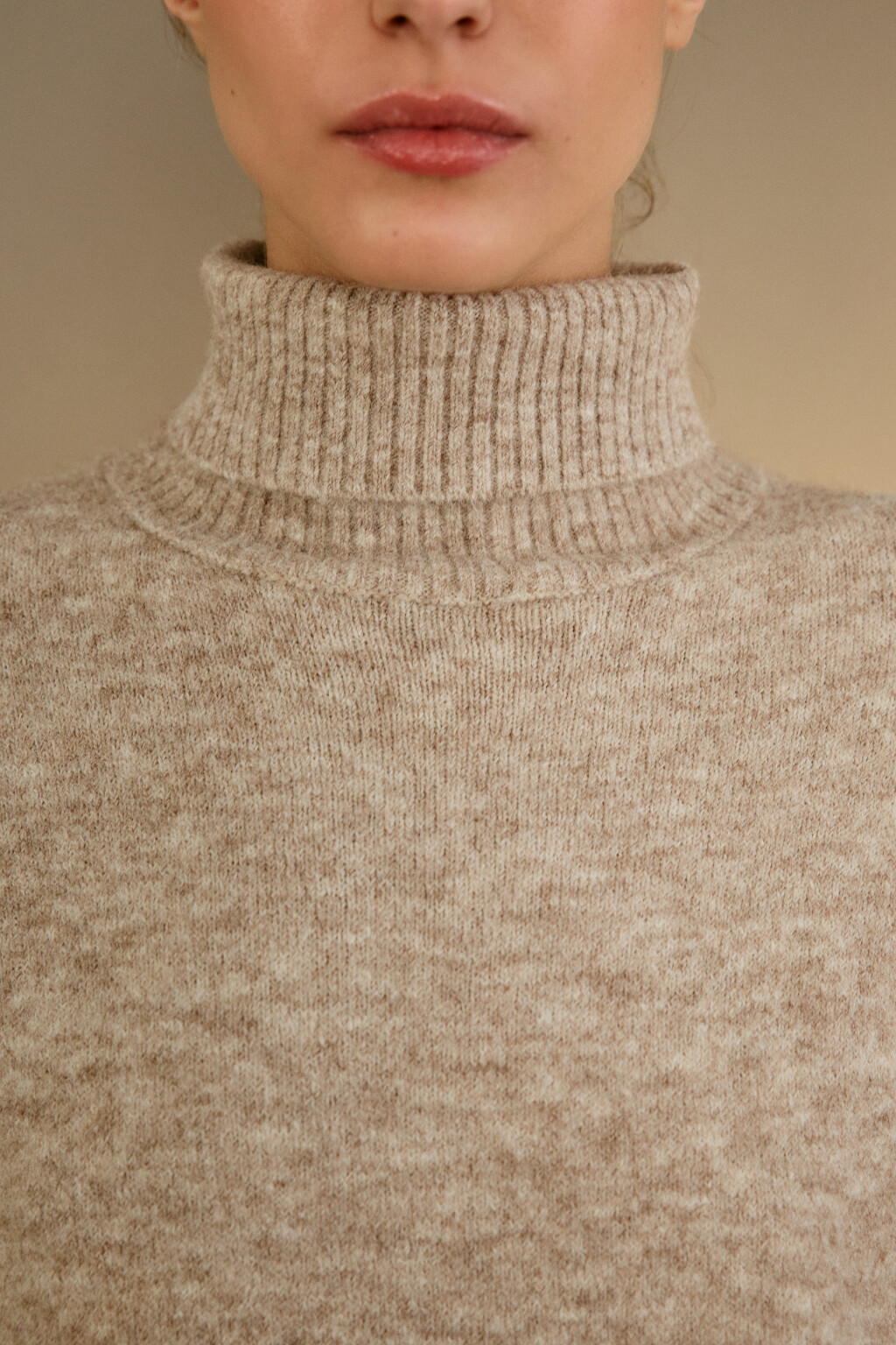 Свитер свободный с воротником - цвет бежевый - 5