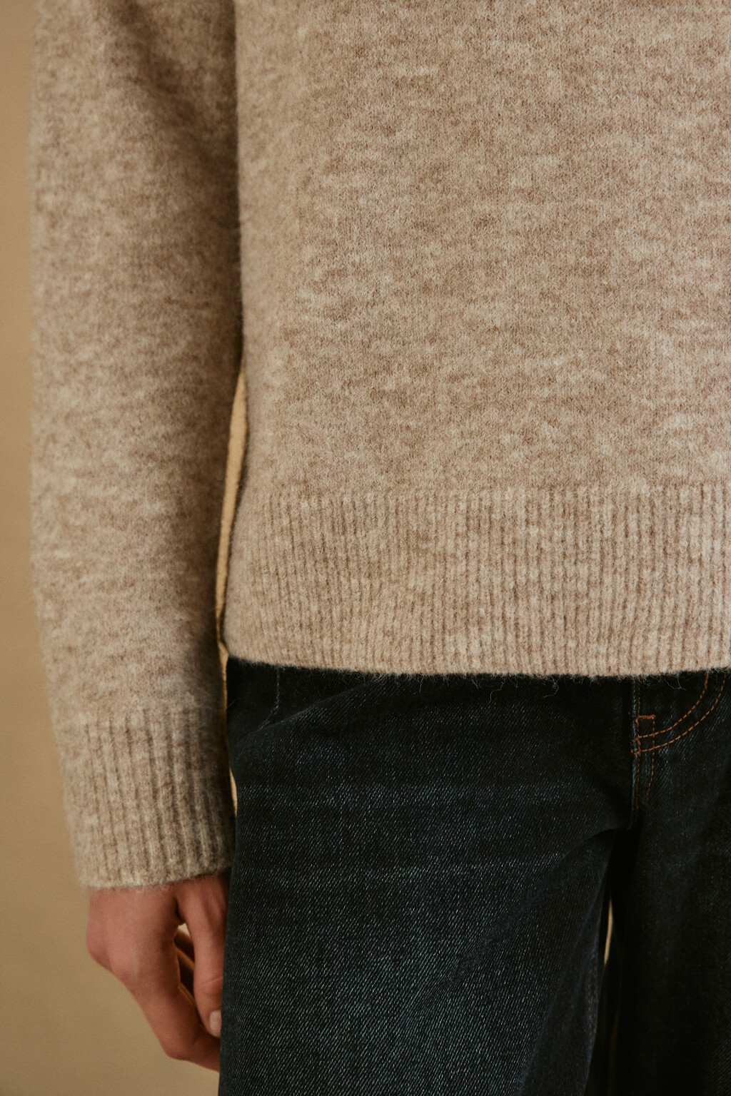 Свитер свободный с воротником - цвет бежевый - 6