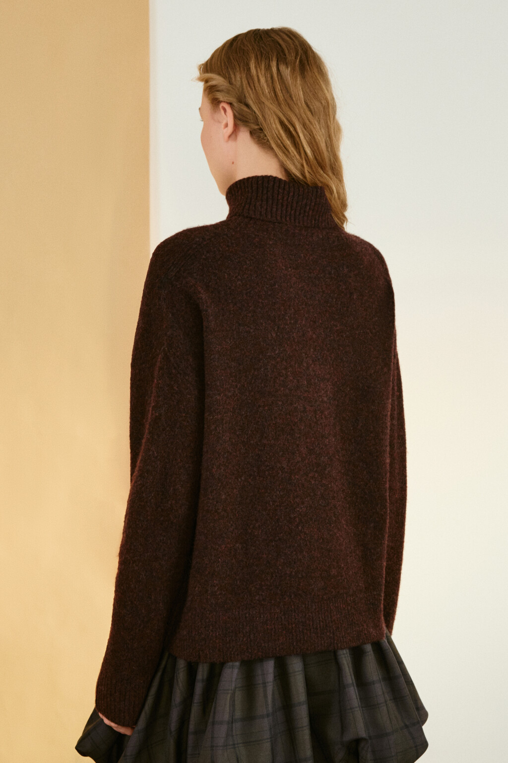 Свитер свободный с воротником - цвет бордовый - 3