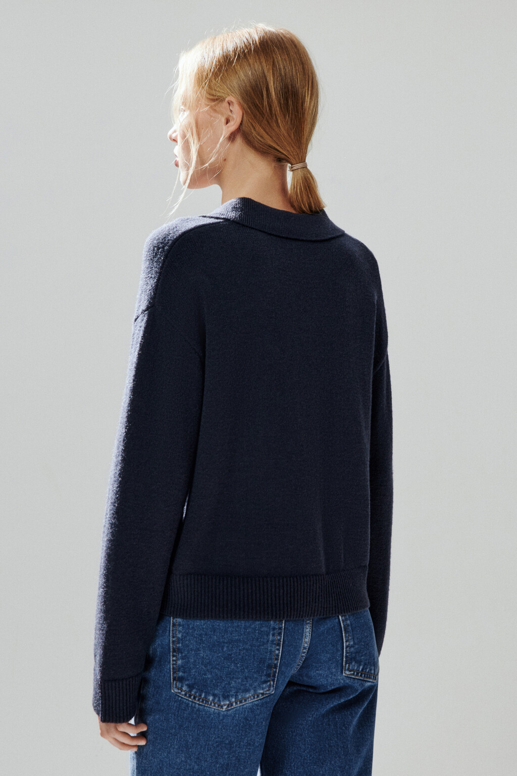 Джемпер с воротником и V-вырезом - цвет синий - 3