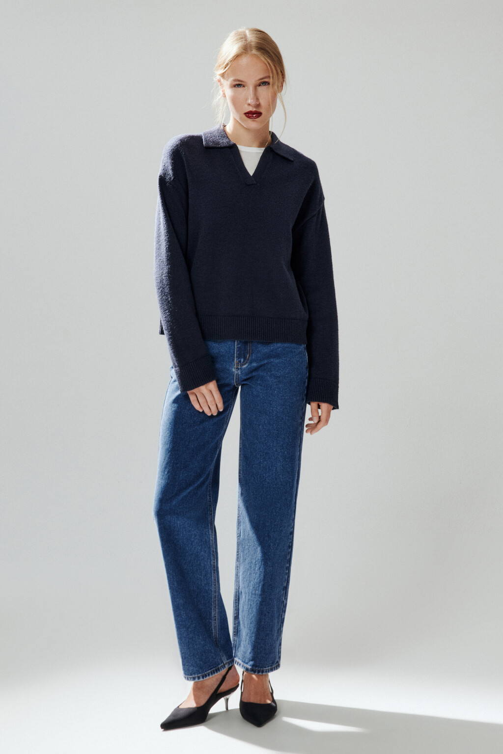 Джемпер с воротником и V-вырезом - цвет синий - 4