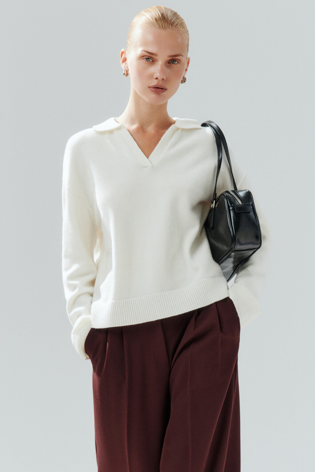 Джемпер с воротником и V-вырезом - цвет молочный - 1