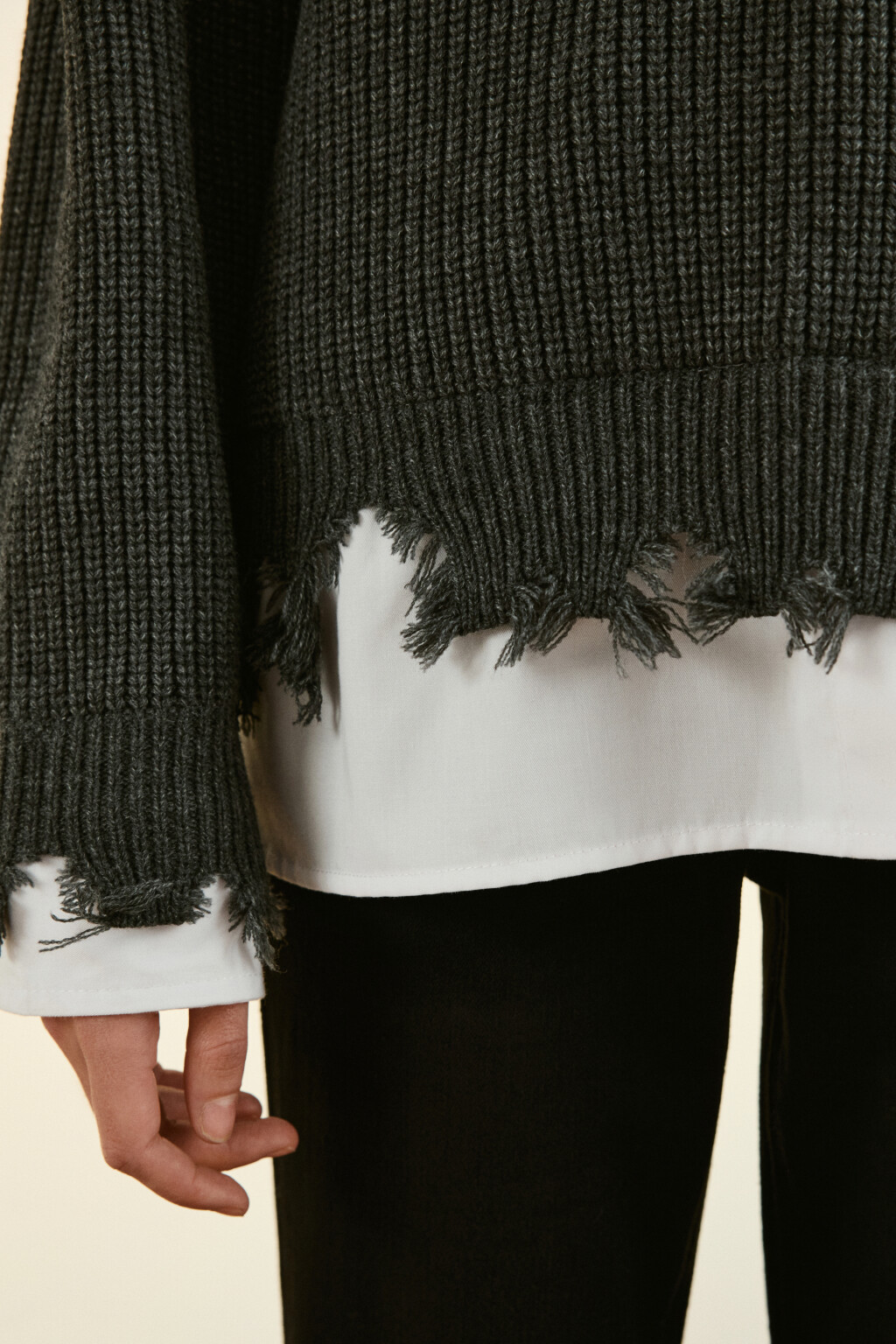 Джемпер рваный с имитацией рубашки - цвет серый - 5