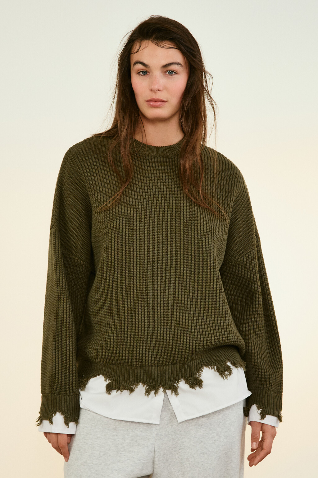 Джемпер рваный с имитацией рубашки - цвет зеленый - 2
