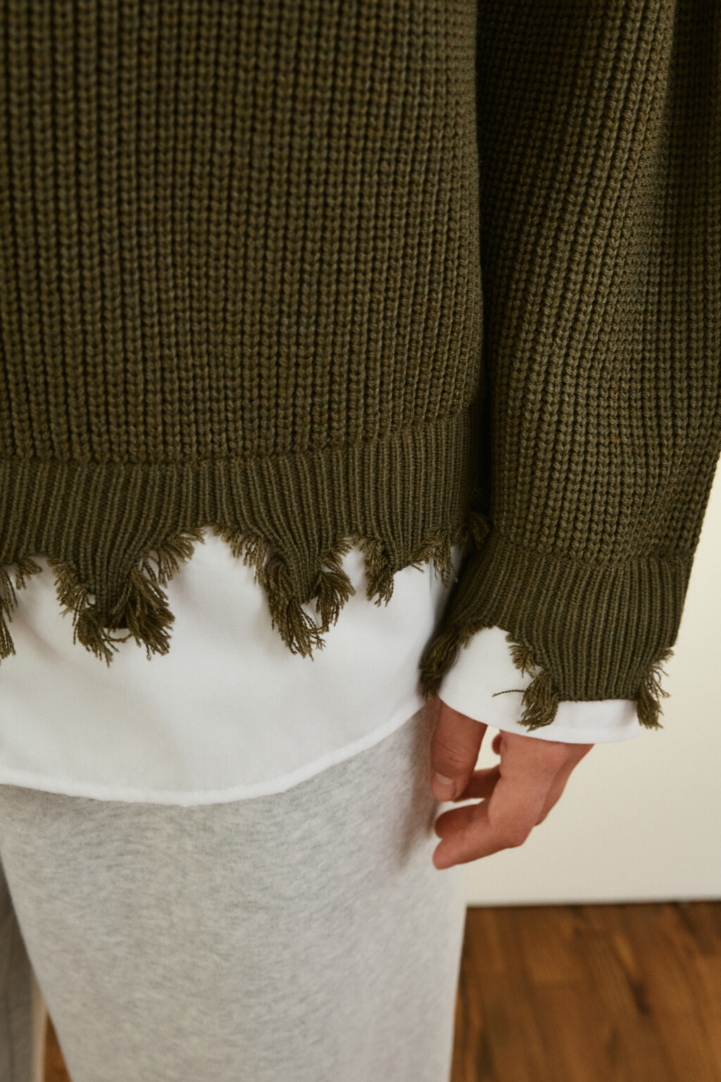 Джемпер рваный с имитацией рубашки - цвет зеленый - 6