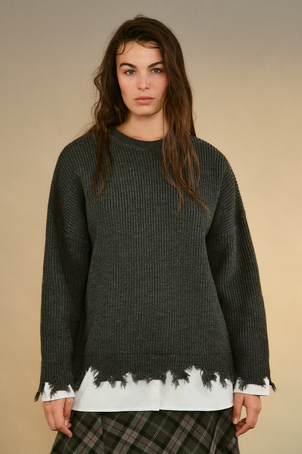 Джемпер рваный с имитацией рубашки - цвет серый - 2