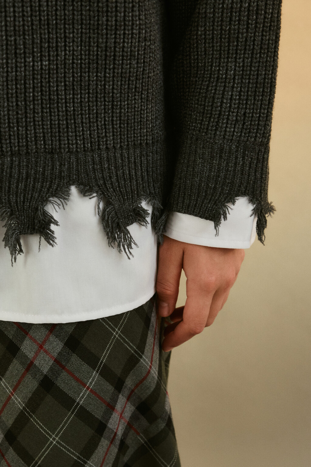 Джемпер рваный с имитацией рубашки - цвет серый - 6