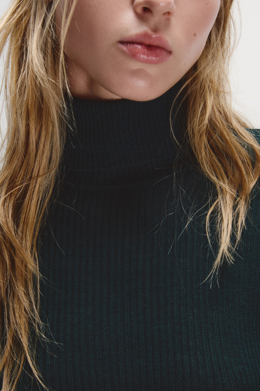 Водолазка тонкая из шерсти мериноса - цвет зеленый - 5