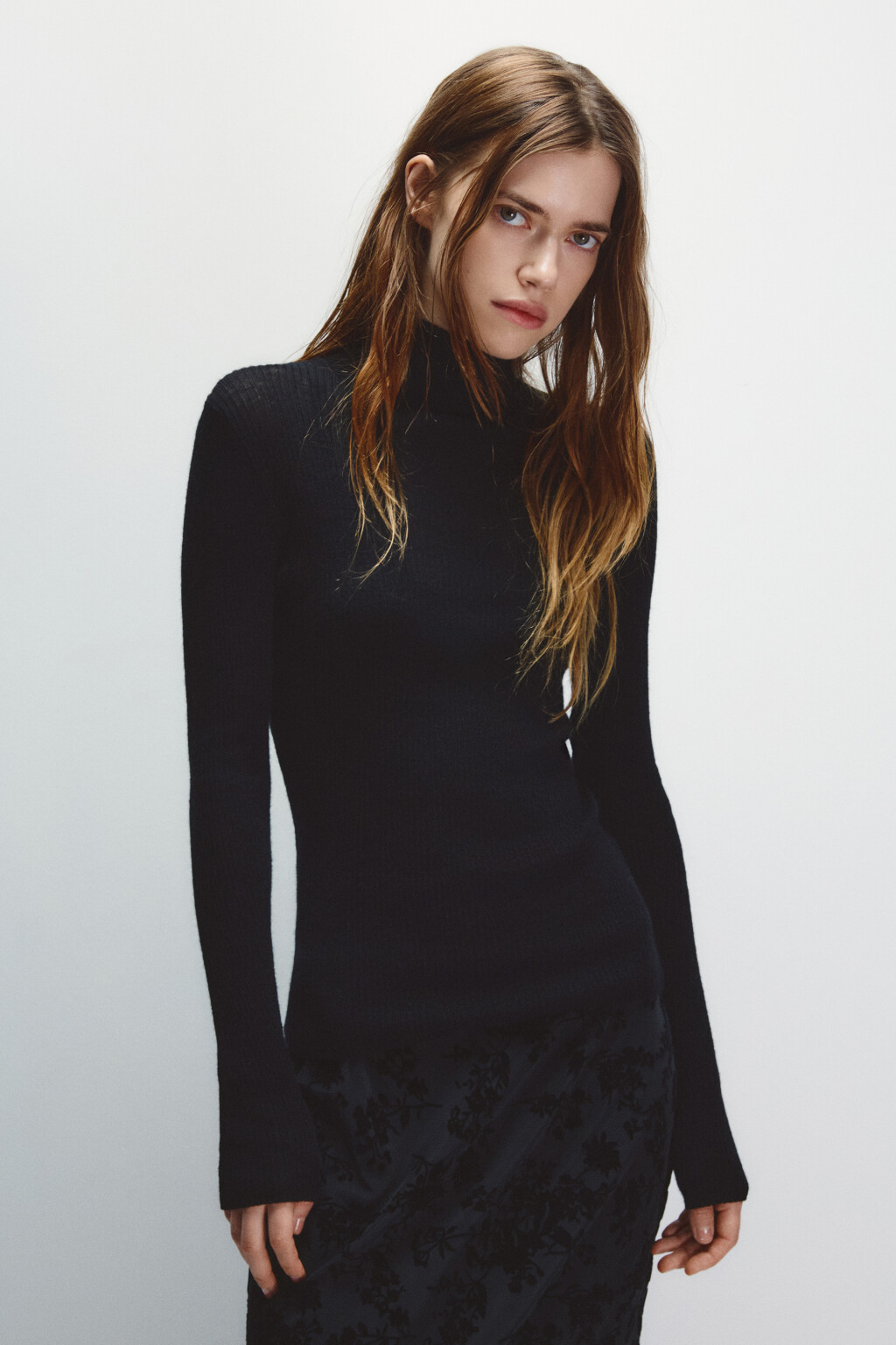 Водолазка тонкая из шерсти мериноса - цвет черный - 2