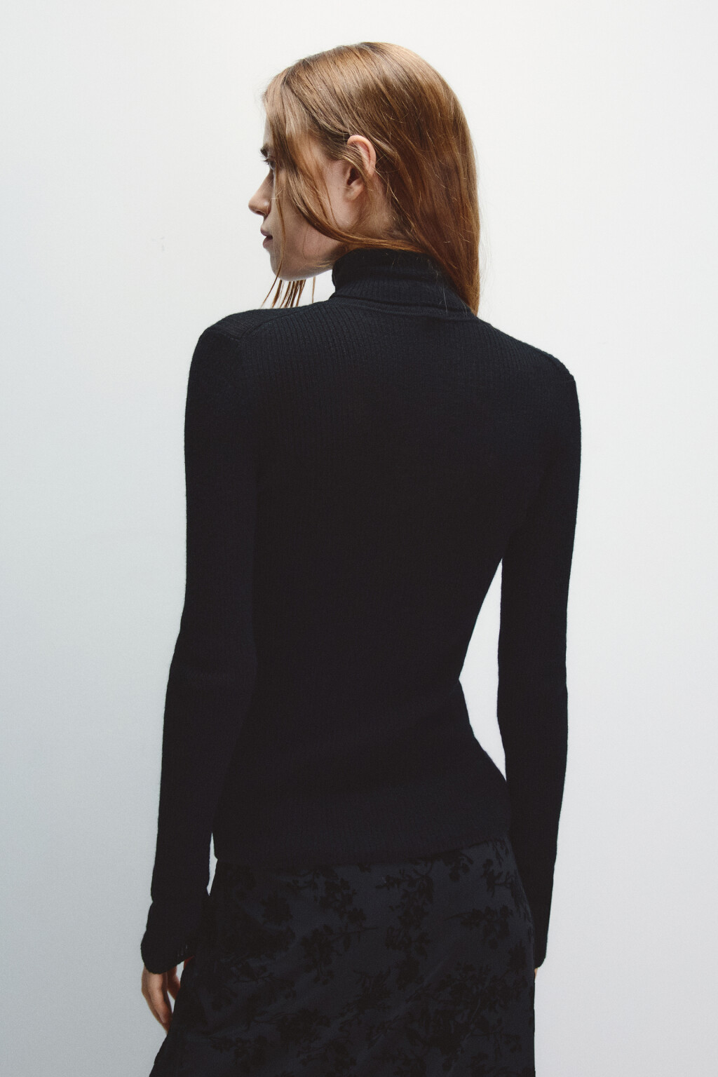 Водолазка тонкая из шерсти мериноса - цвет черный - 3