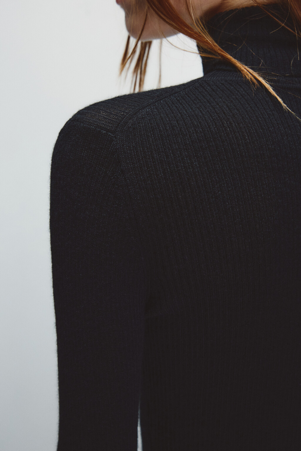 Водолазка тонкая из шерсти мериноса - цвет черный - 5