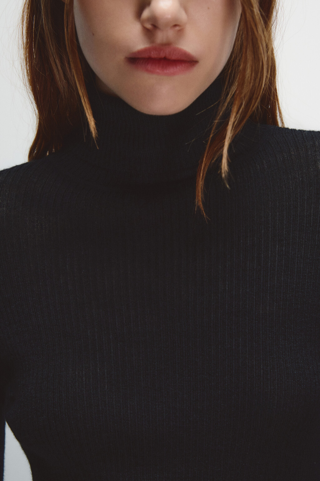 Водолазка тонкая из шерсти мериноса - цвет черный - 6