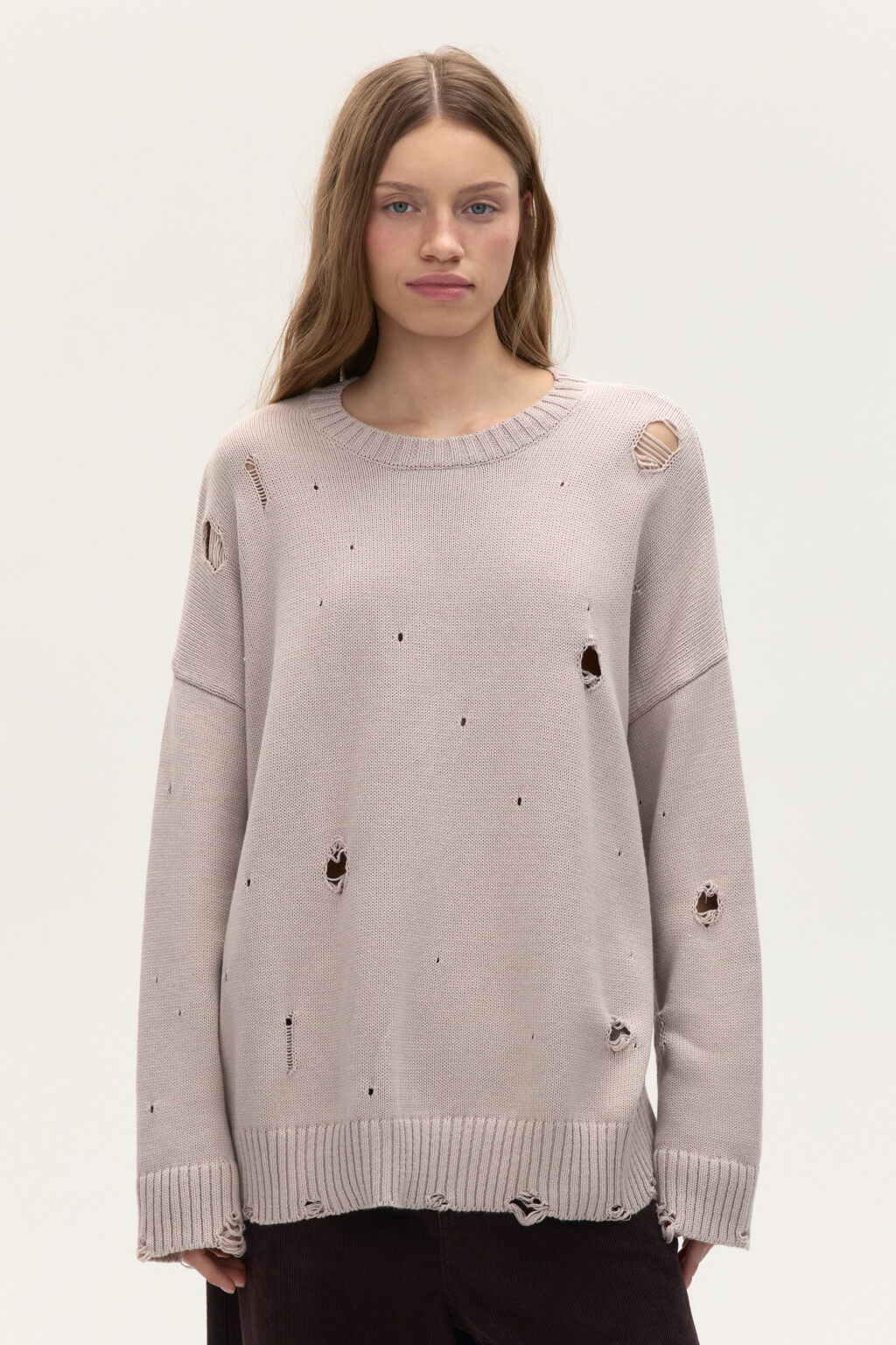 Джемпер вязаный с рваными элементами - цвет бежевый - 2