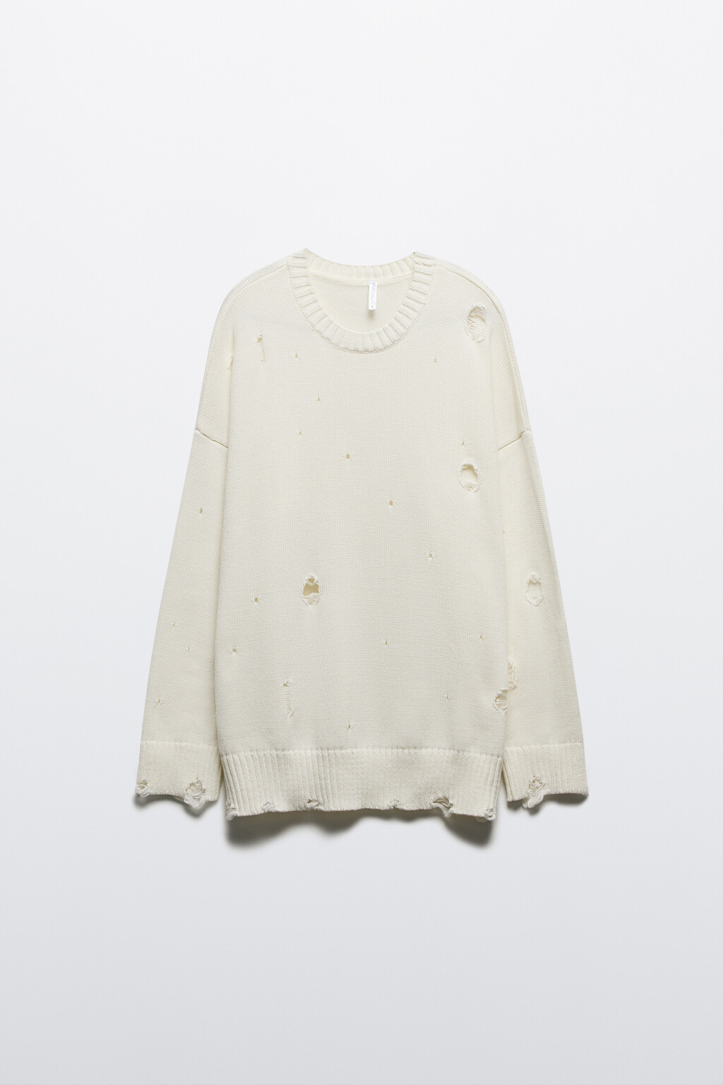 Джемпер вязаный с рваными элементами - цвет молочный - 8