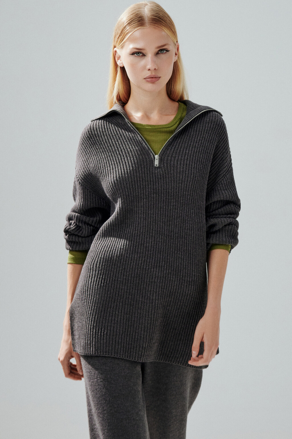 Свитер с воротником на молнии - цвет серый - 1