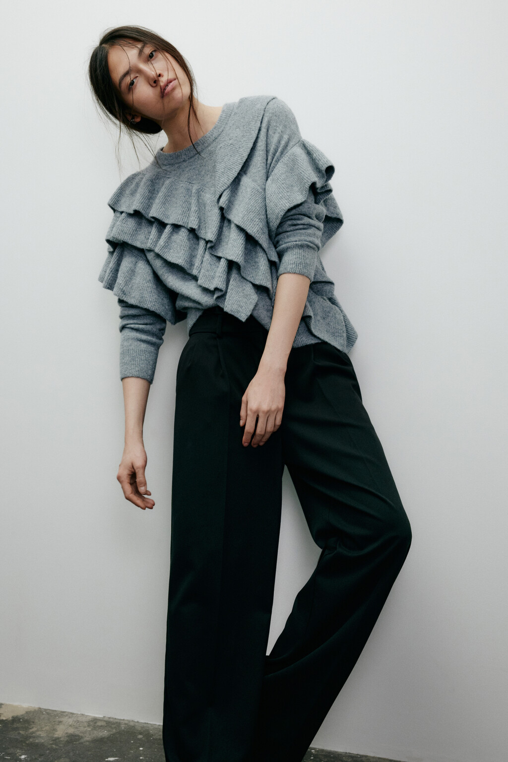 Джемпер вязаный с воланами - цвет серый - 1