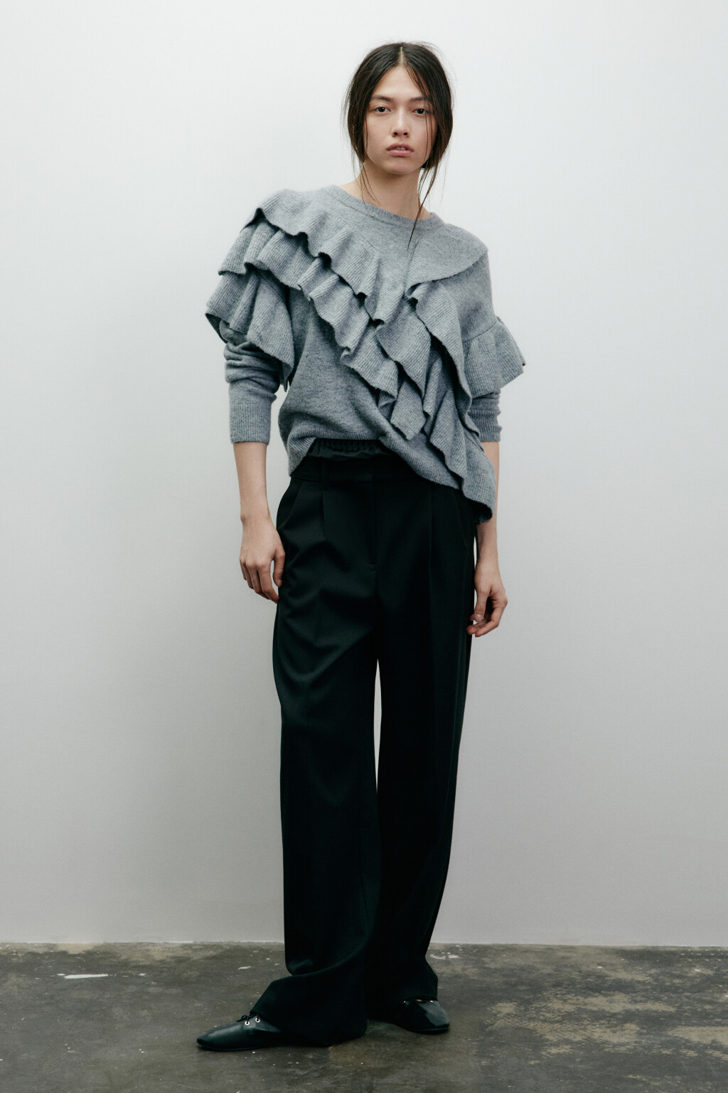 Джемпер вязаный с воланами - цвет серый - 4