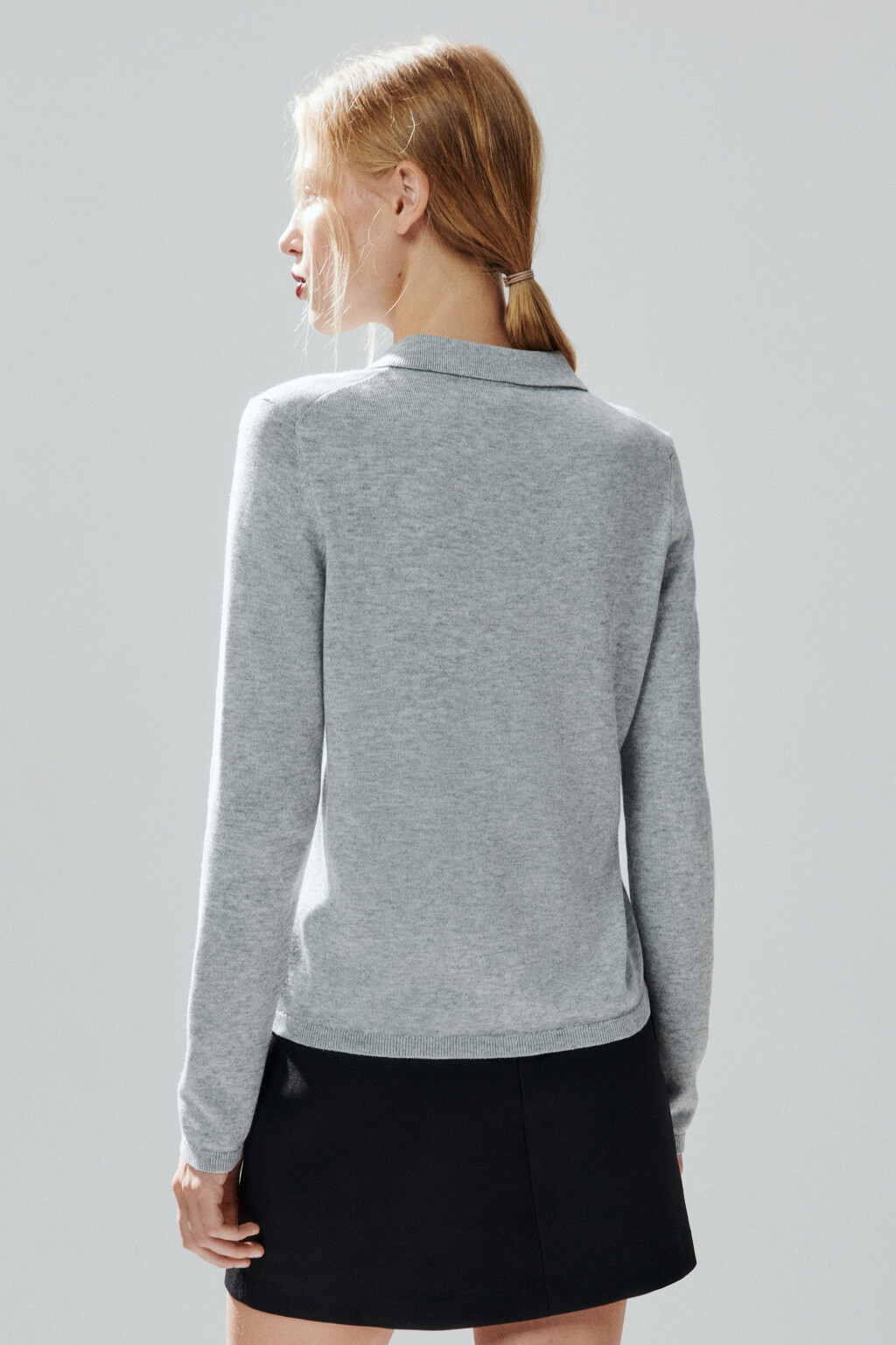 Джемпер-поло тонкой вязки - цвет серый - 4