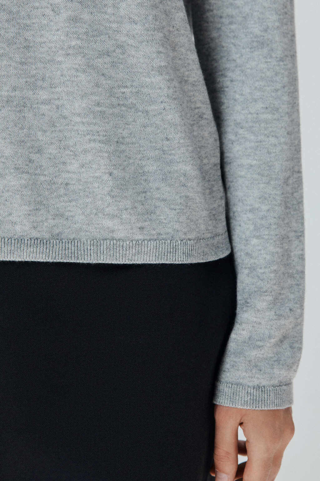 Джемпер-поло тонкой вязки - цвет серый - 7