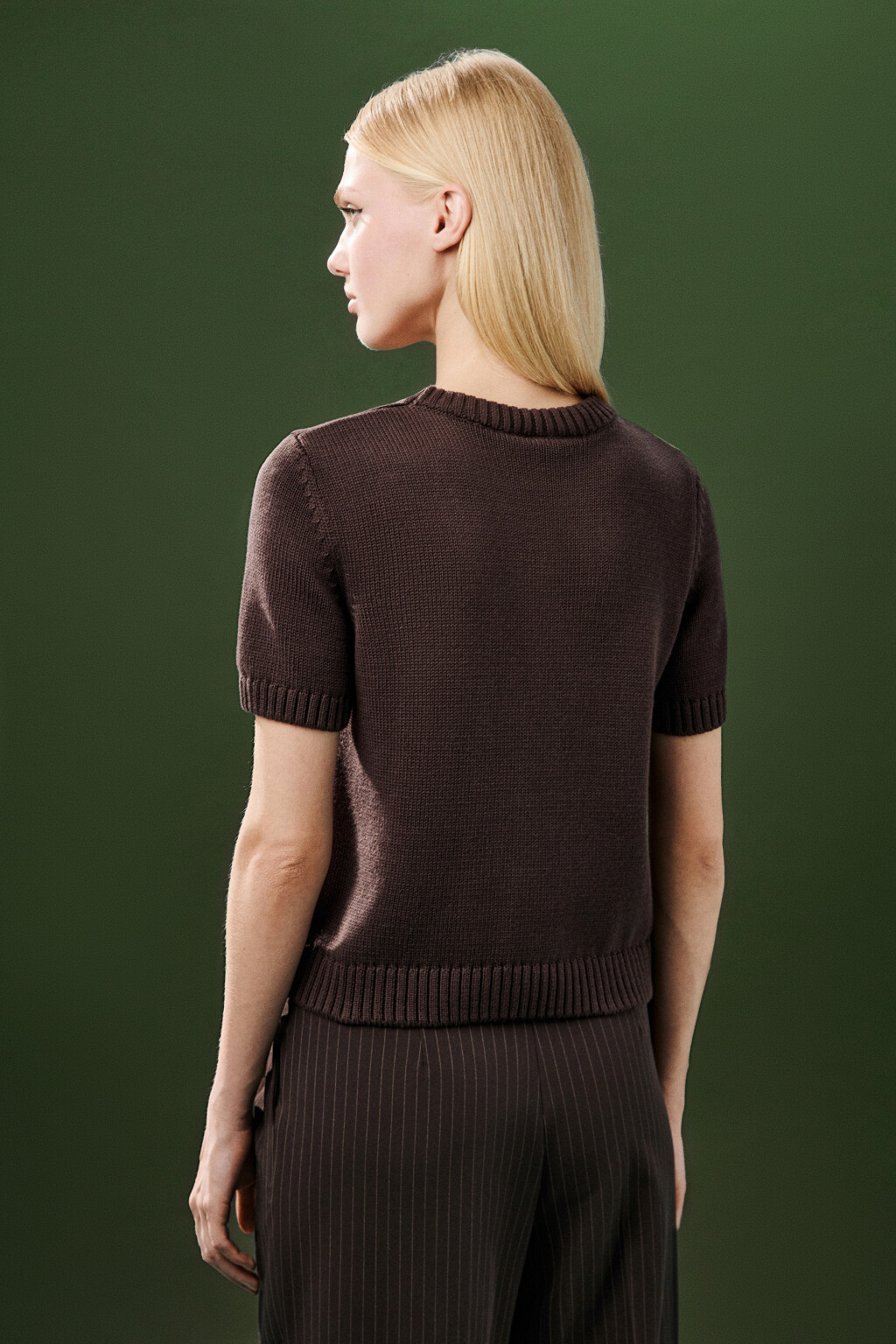 Джемпер вязаный с короткими рукавами - цвет коричневый - 4