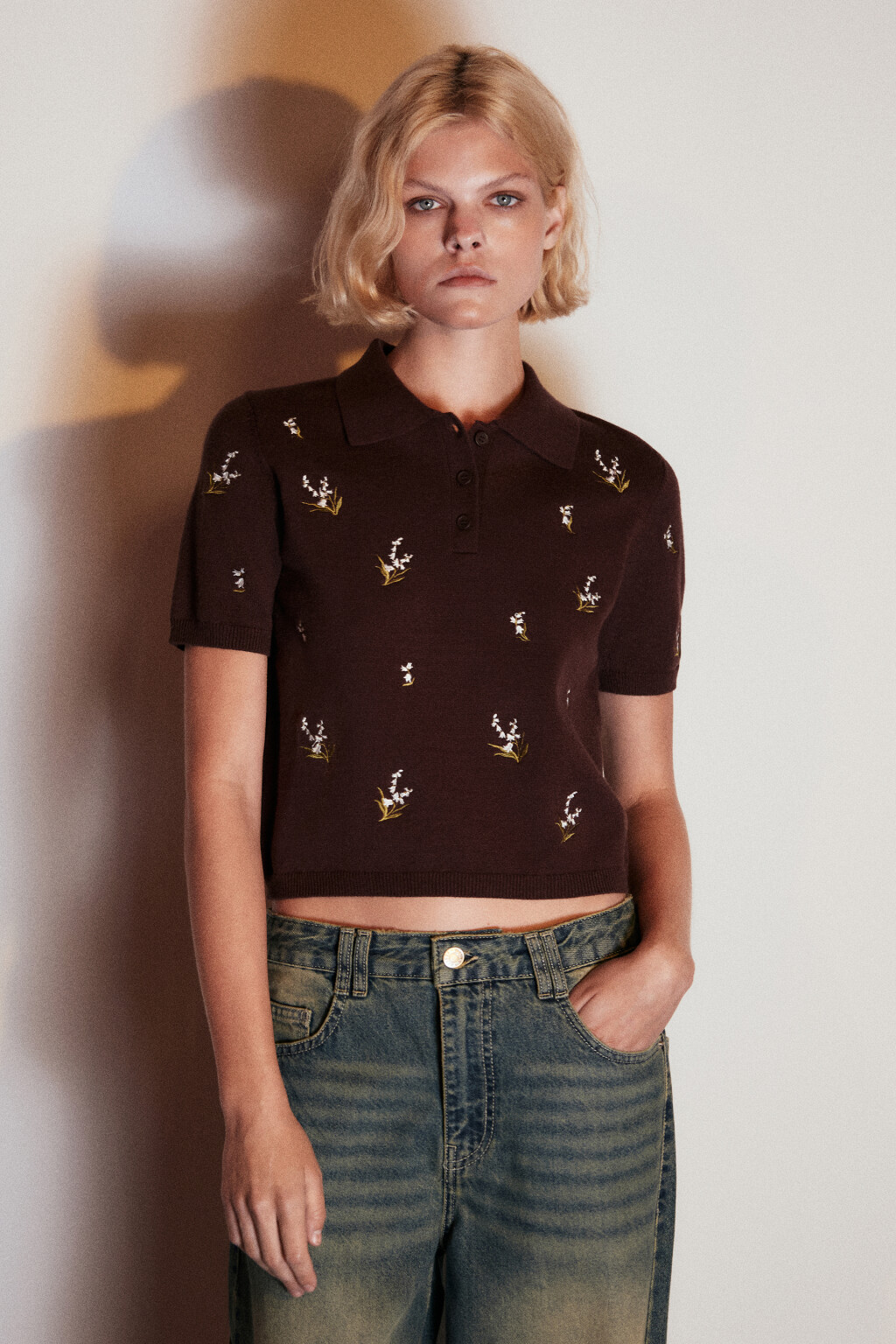 Джемпер-поло вязаный с вышивкой - цвет коричневый - 3
