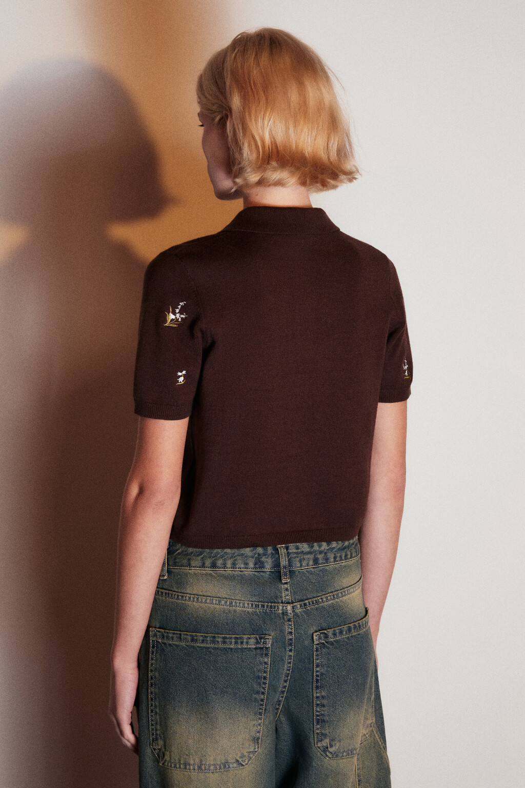Джемпер-поло вязаный с вышивкой - цвет коричневый - 4