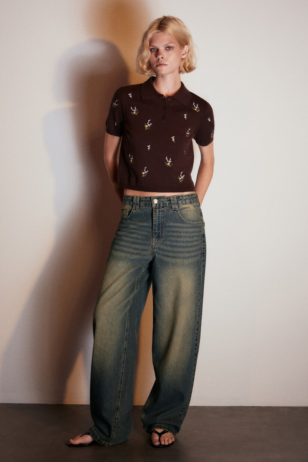 Джемпер-поло вязаный с вышивкой - цвет коричневый - 5