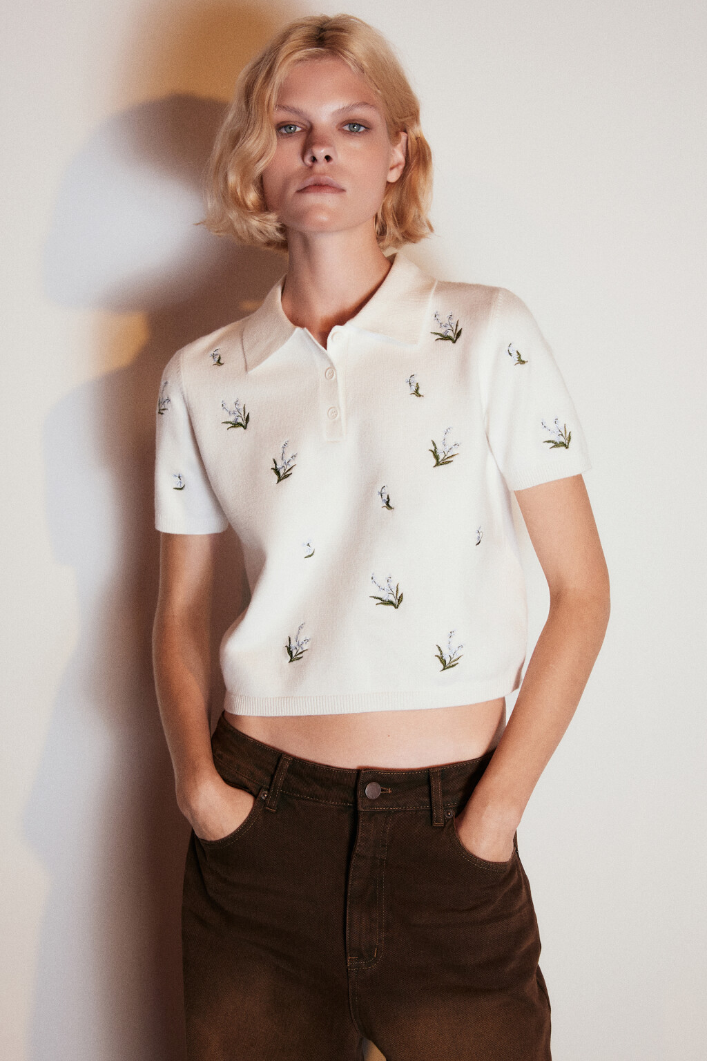 Джемпер-поло вязаный с вышивкой - цвет молочный - 1