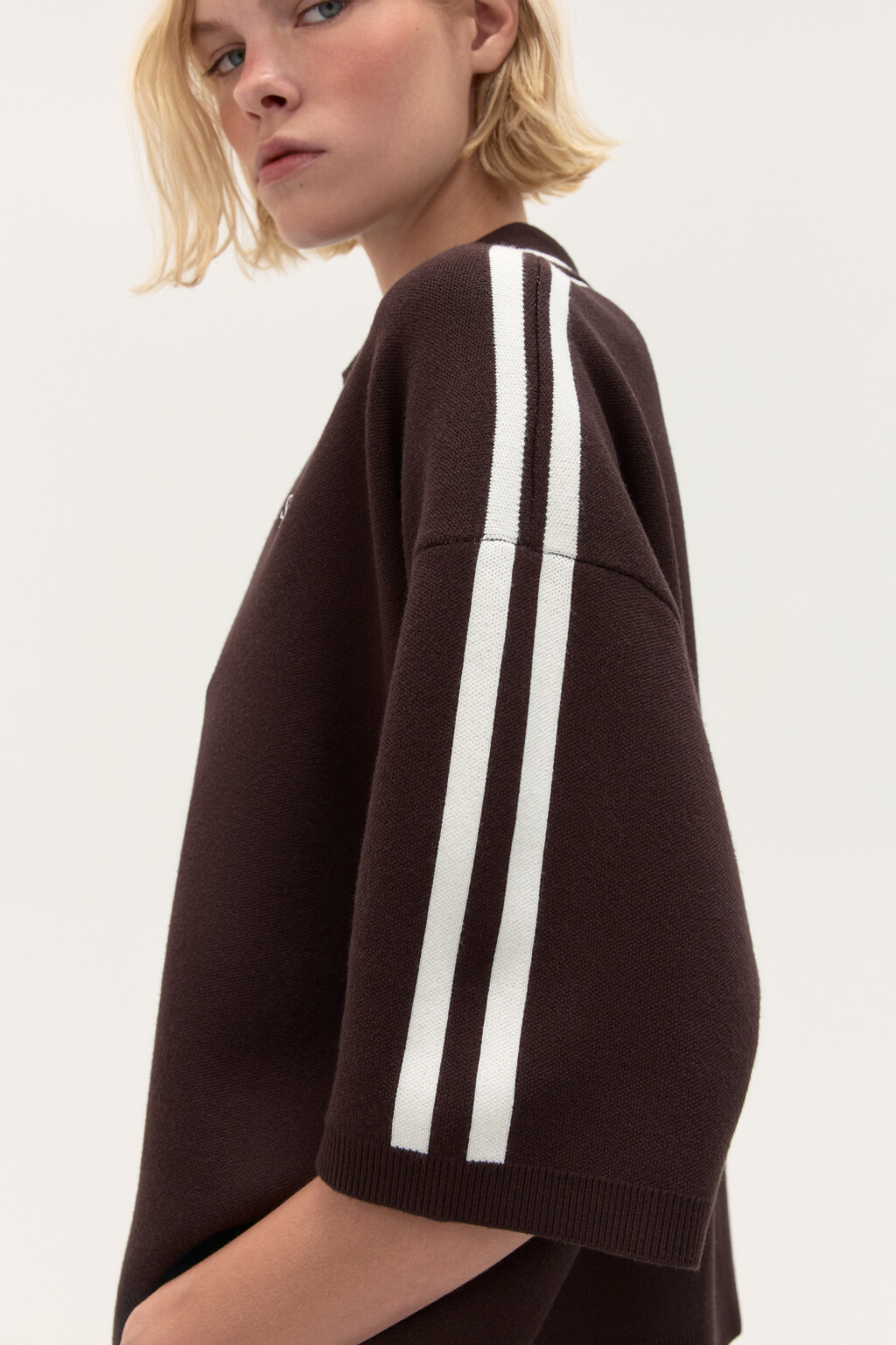 Джемпер-поло свободный с вышивкой - цвет коричневый - 6