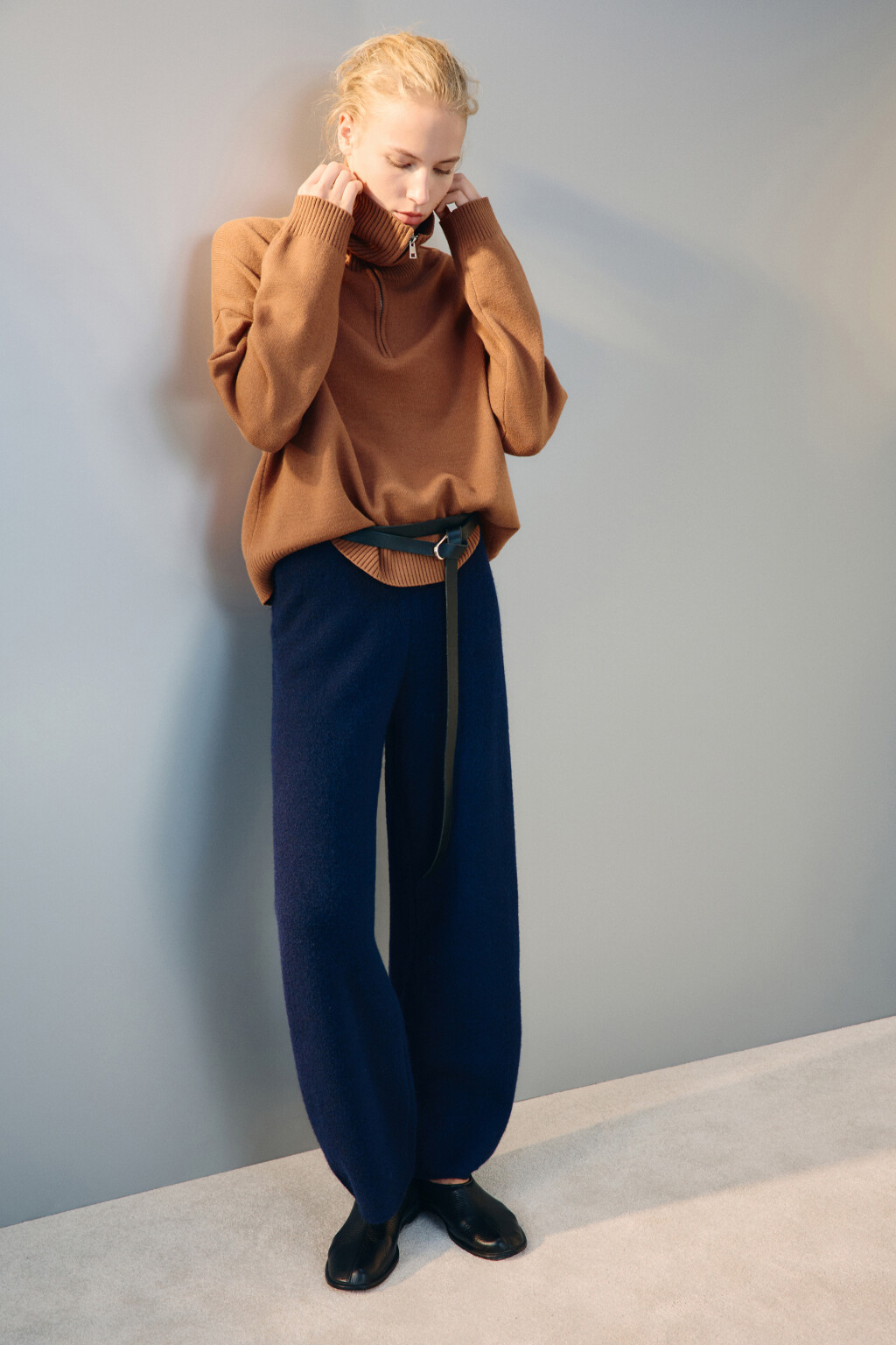 Свитер с воротником на молнии - цвет красный - 2