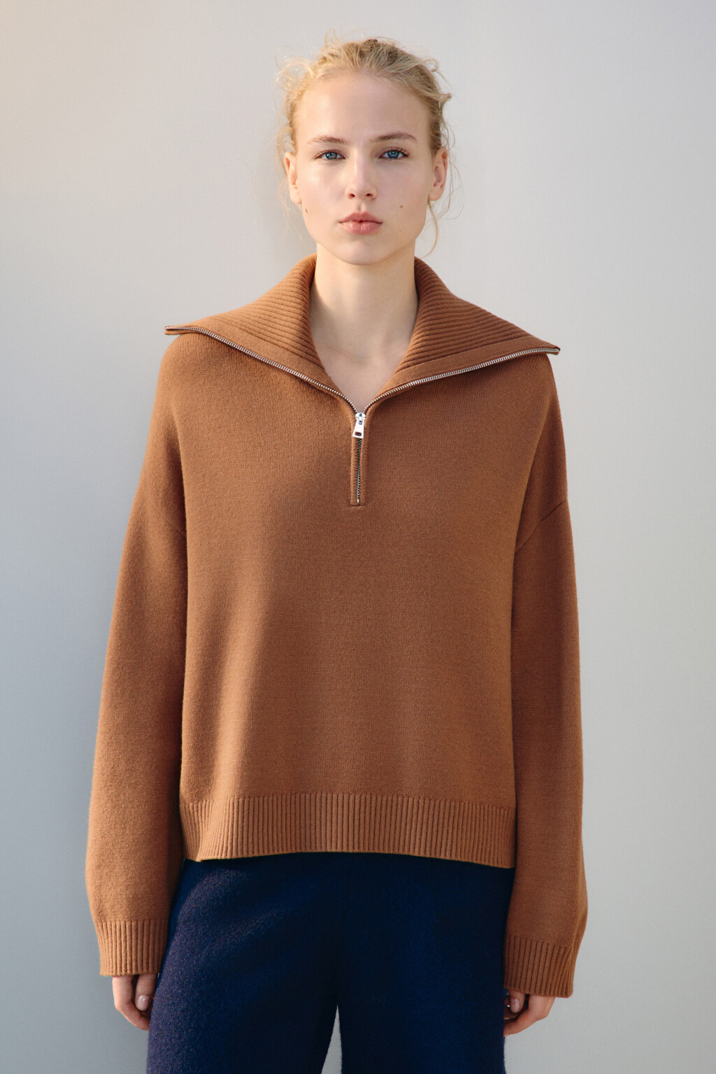 Свитер с воротником на молнии - цвет красный - 3