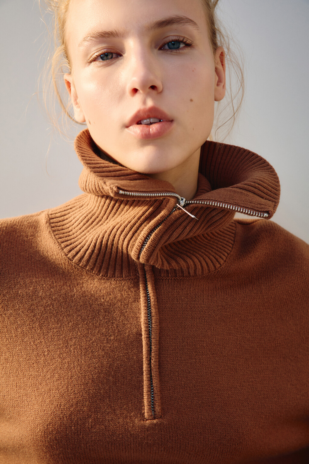 Свитер с воротником на молнии - цвет красный - 6