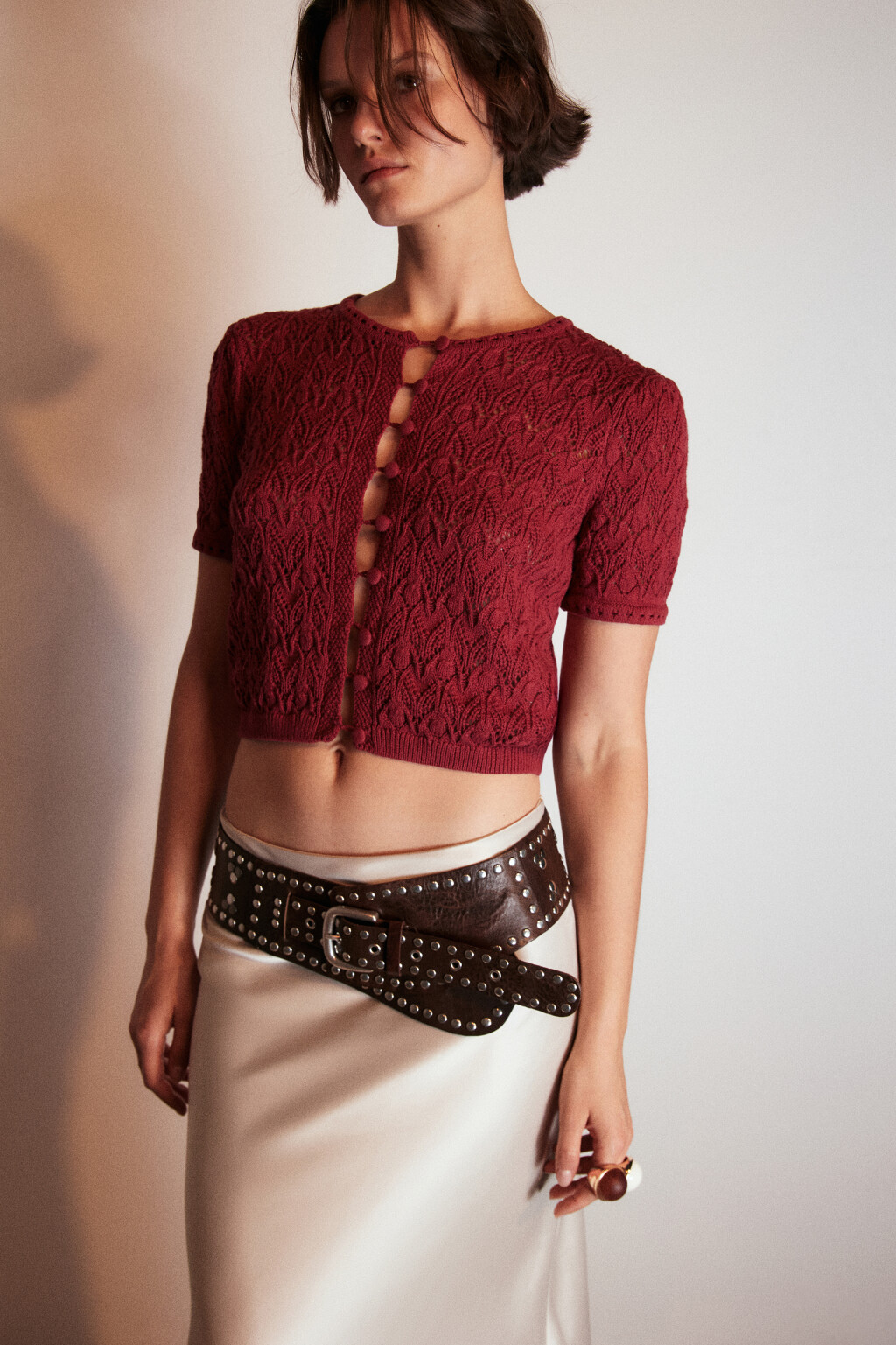 Кардиган ажурный на пуговицах - цвет бордовый - 2