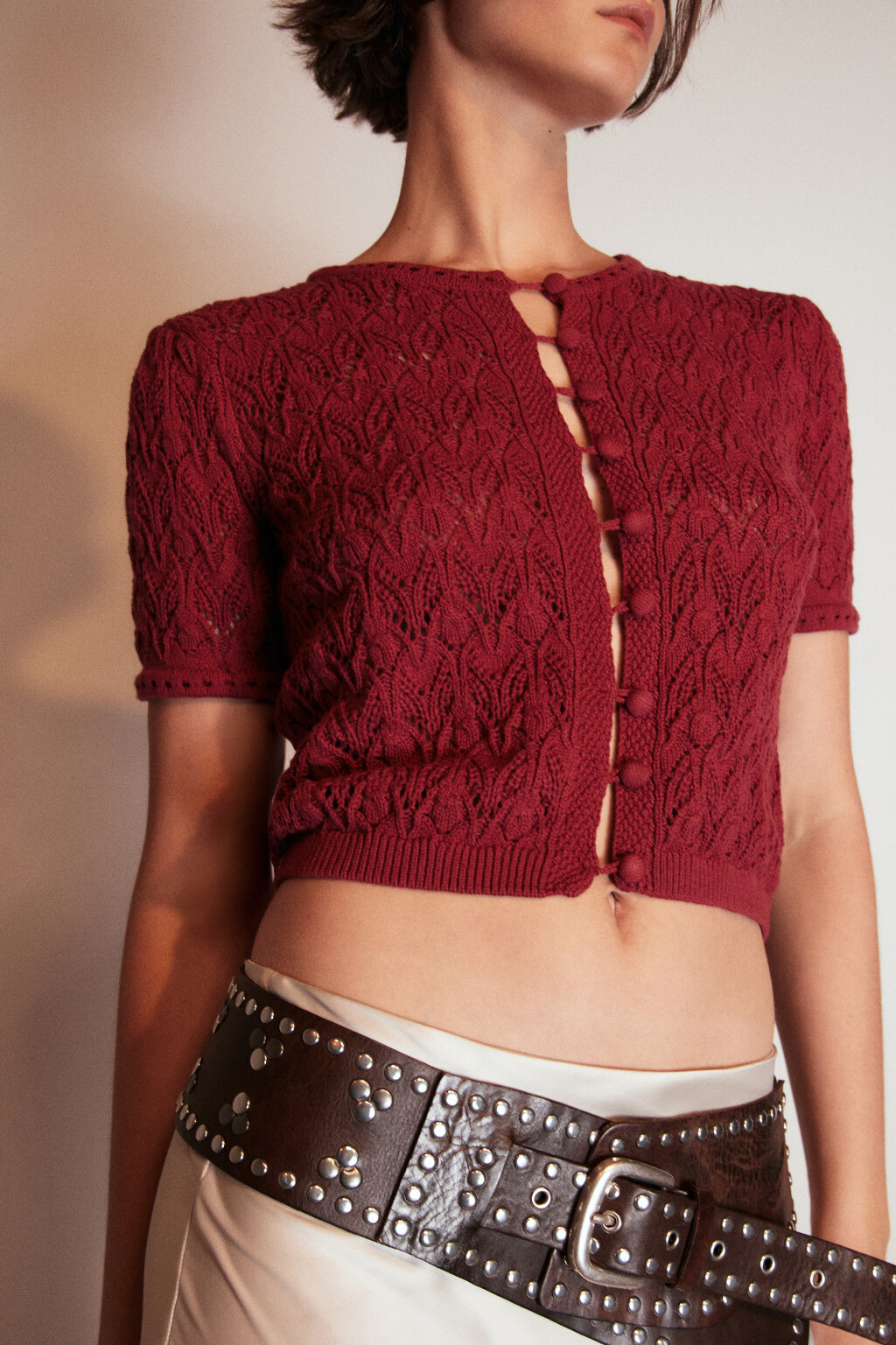 Кардиган ажурный на пуговицах - цвет бордовый - 4