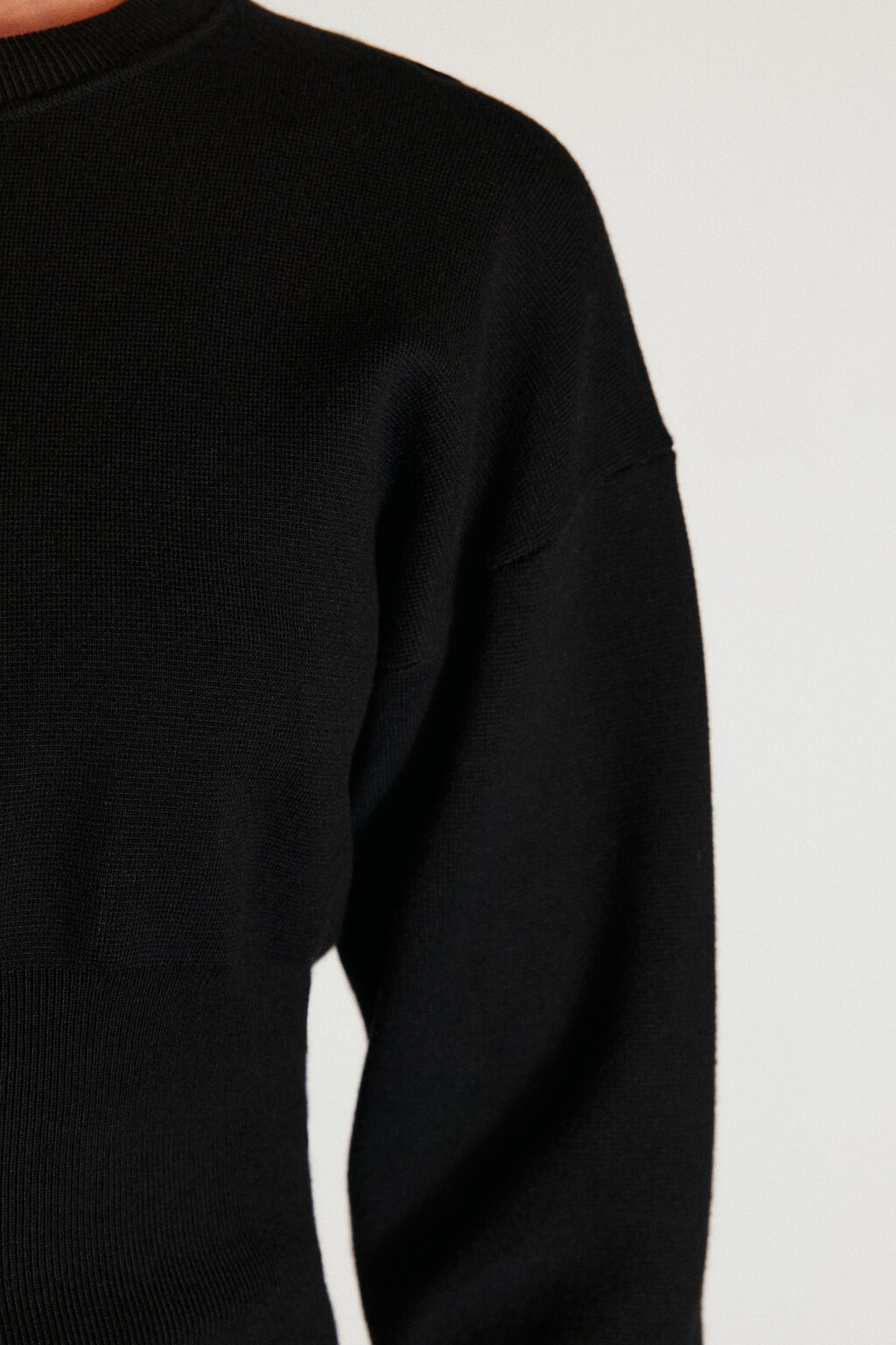 Кардиган на пуговицах укороченный - цвет черный - 7