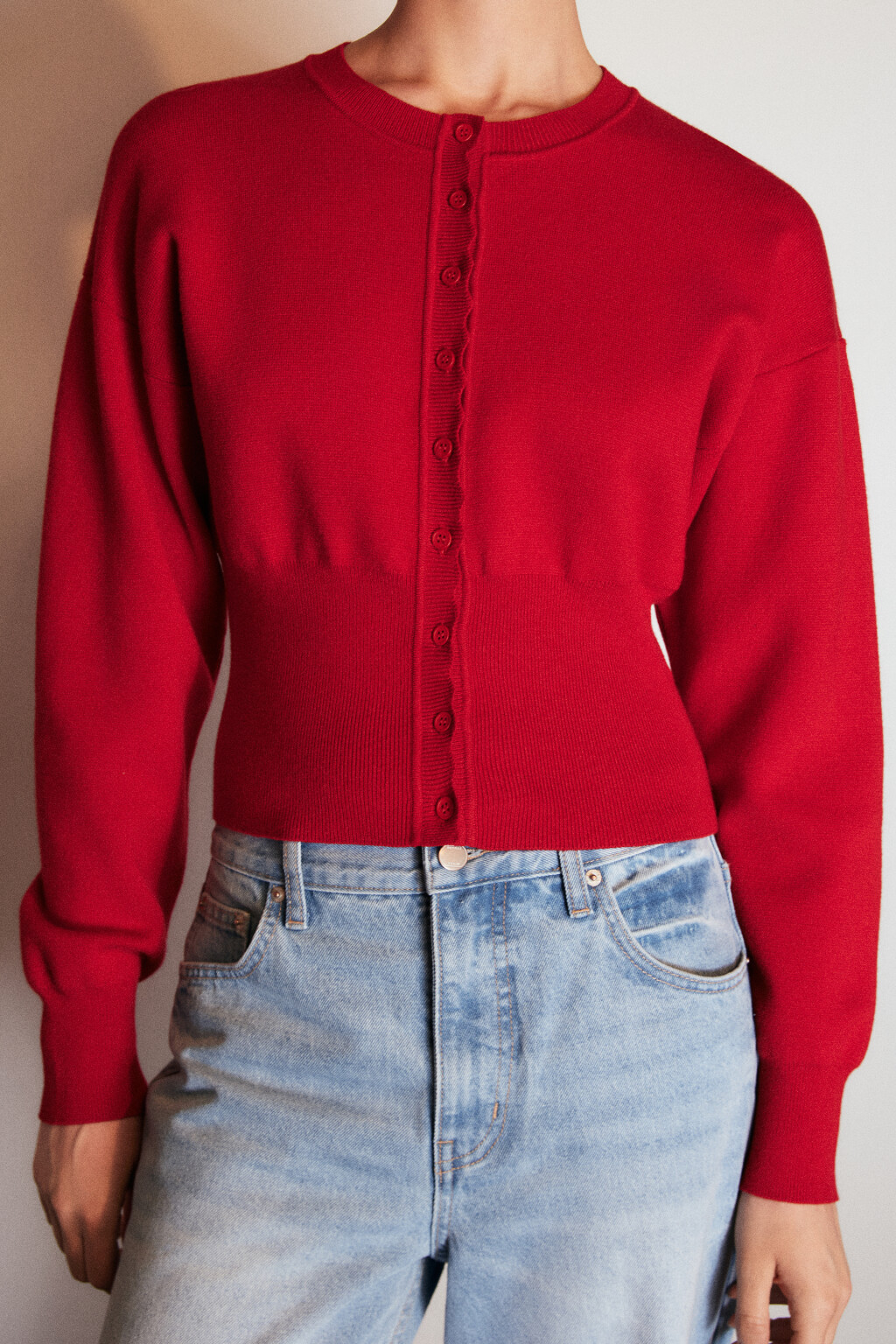 Кардиган на пуговицах укороченный - цвет красный - 6