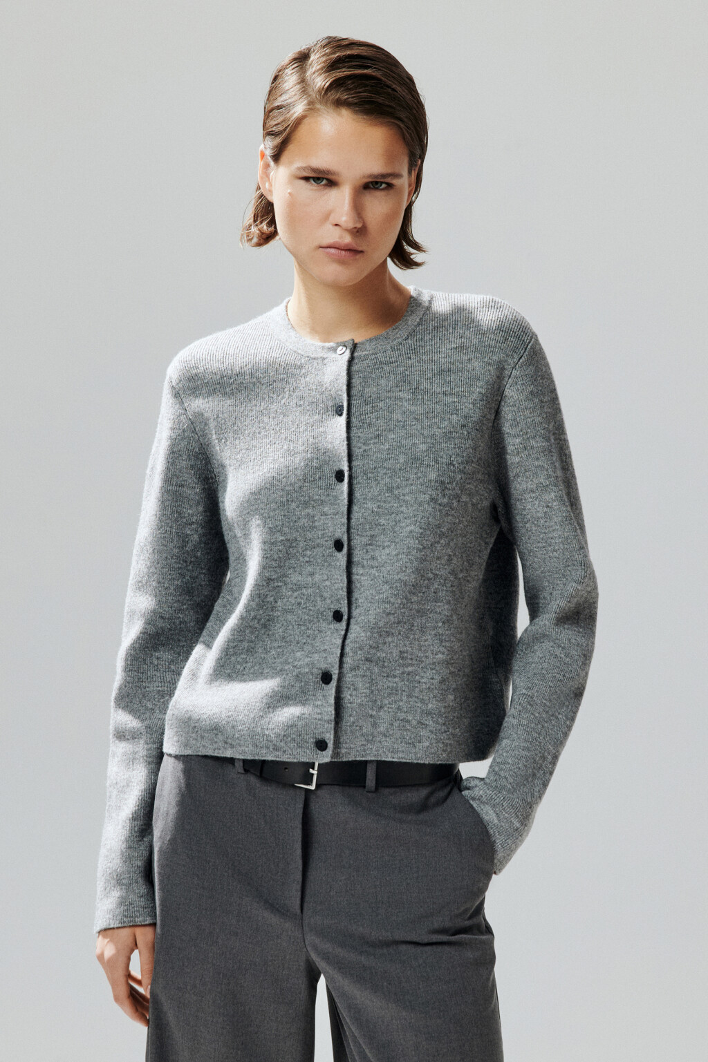 Кардиган на пуговицах с круглым вырезом - цвет серый - 3