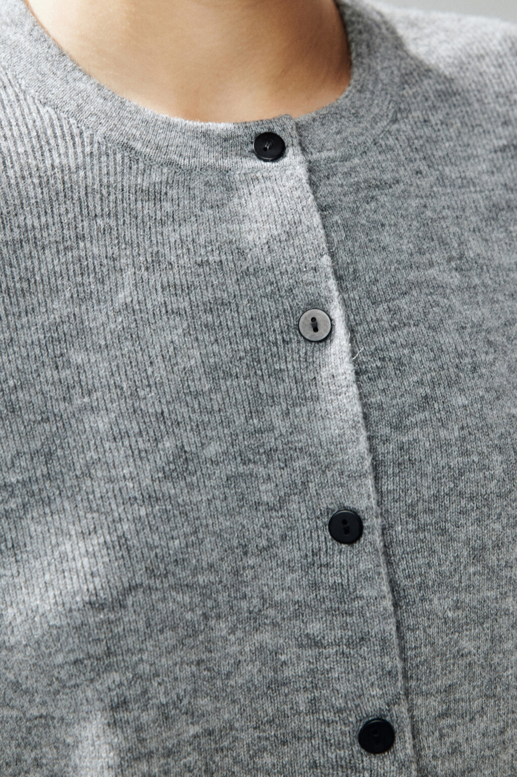 Кардиган на пуговицах с круглым вырезом - цвет серый - 6