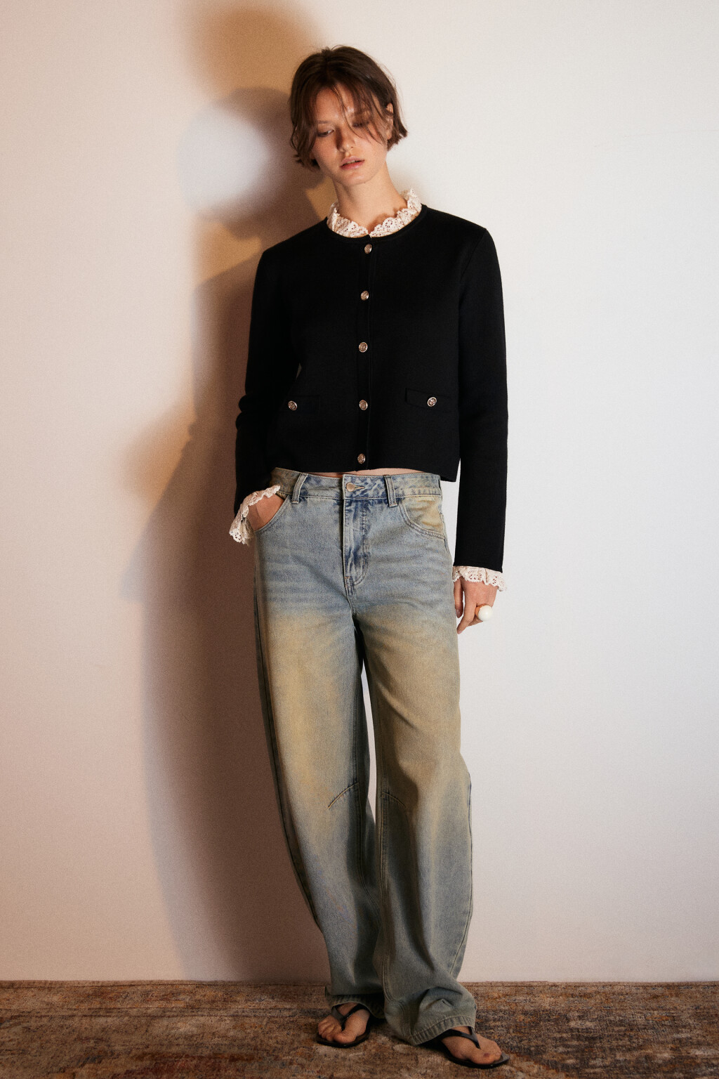 Кардиган на пуговицах с кружевом - цвет черный - 4