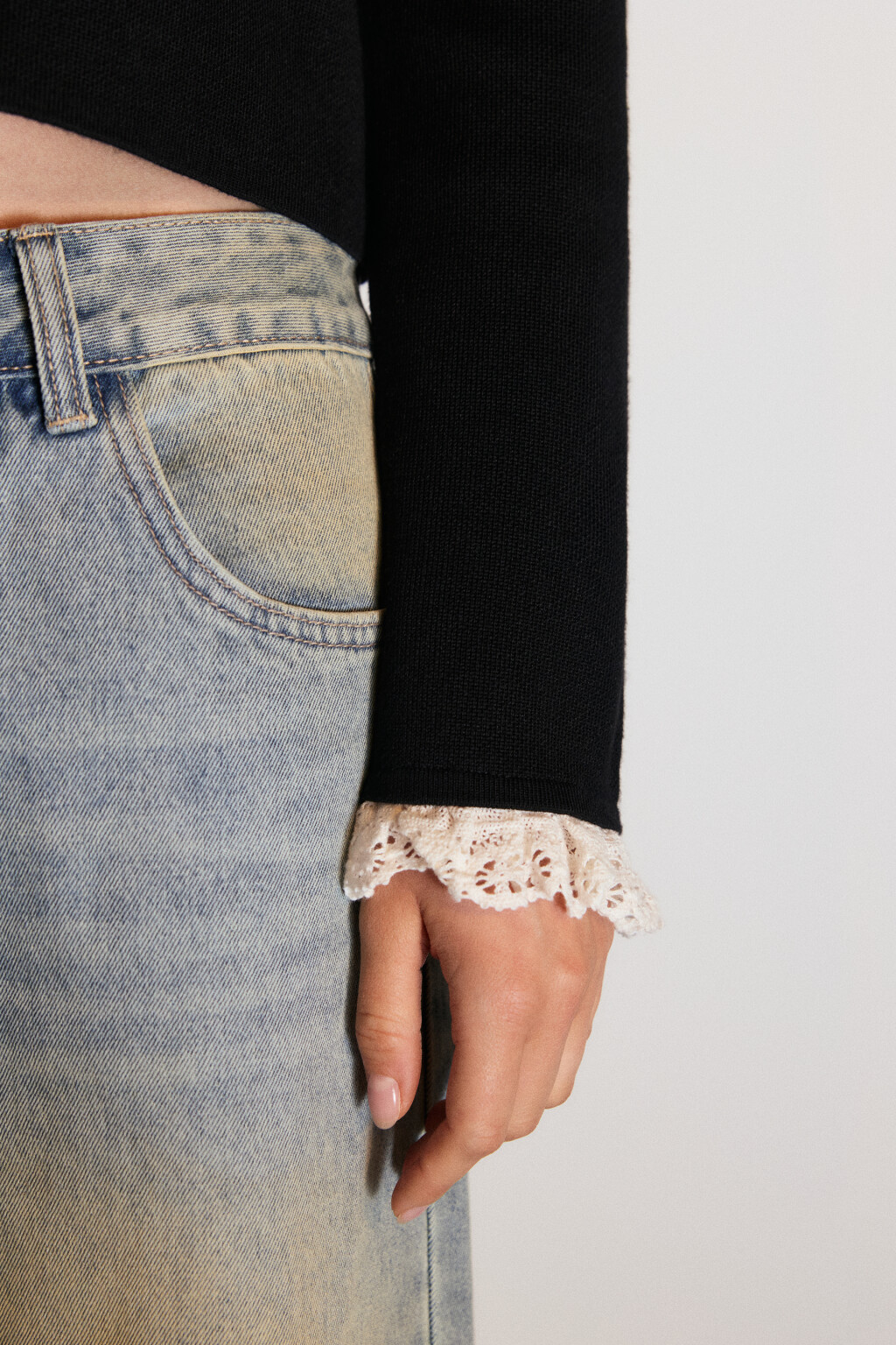 Кардиган на пуговицах с кружевом - цвет черный - 7