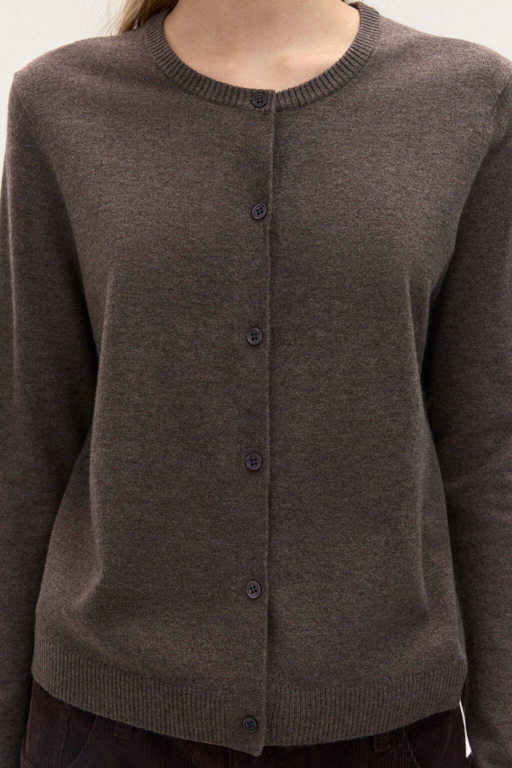 Кардиган на пуговицах с круглым вырезом - цвет бежевый - 7