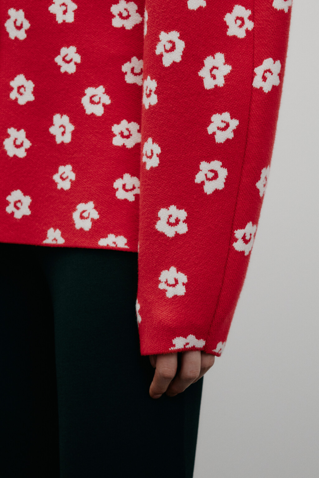 Кардиган на пуговицах приталенный - цвет красный - 7