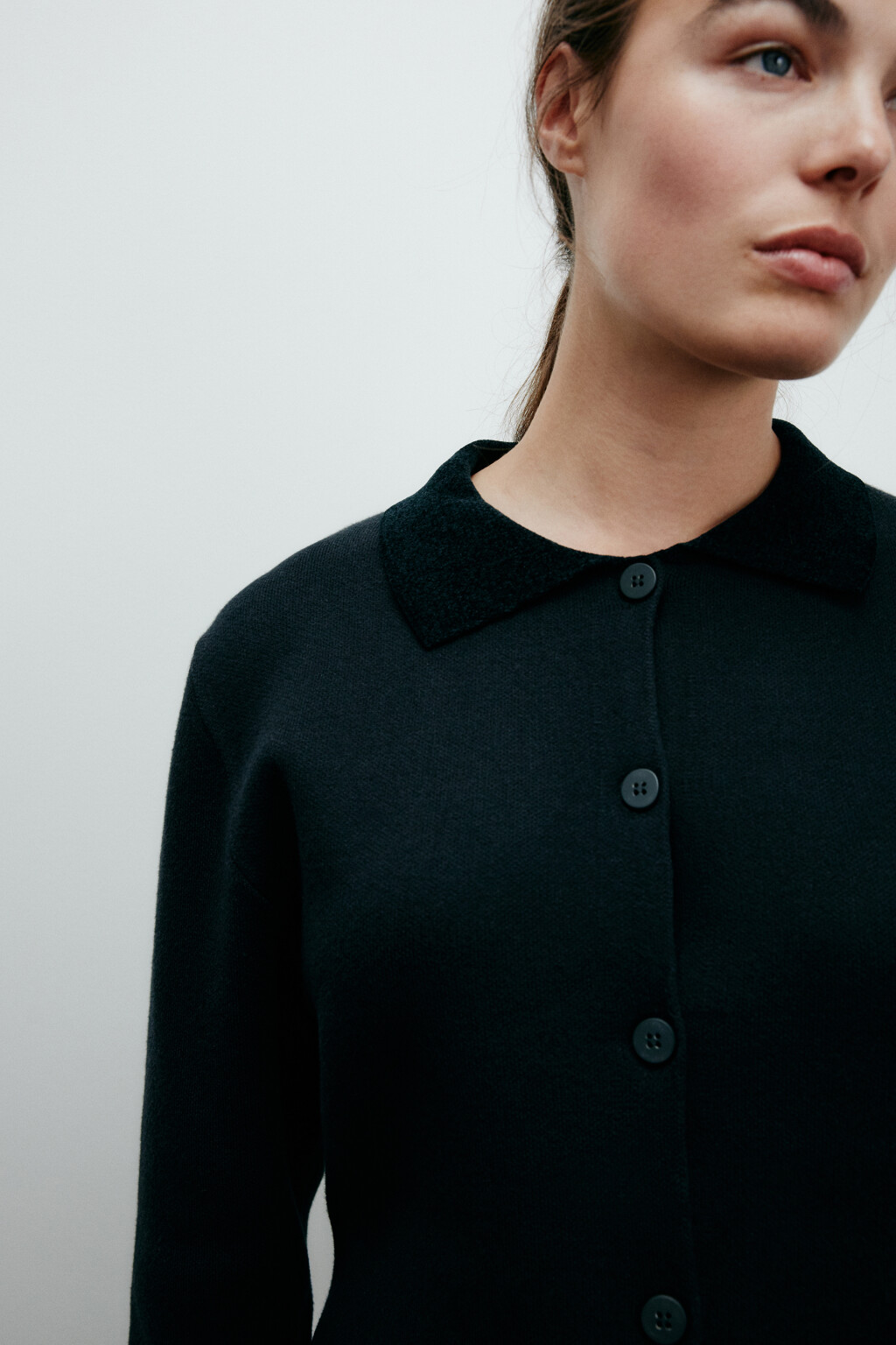 Кардиган на пуговицах приталенный - цвет черный - 7