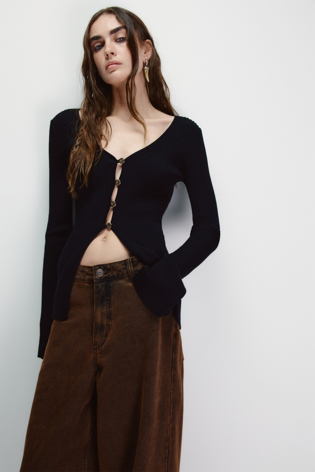 Кардиган на пуговицах с рукавами клеш - цвет черный - 1