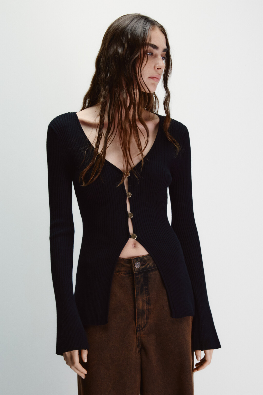 Кардиган на пуговицах с рукавами клеш - цвет черный - 2