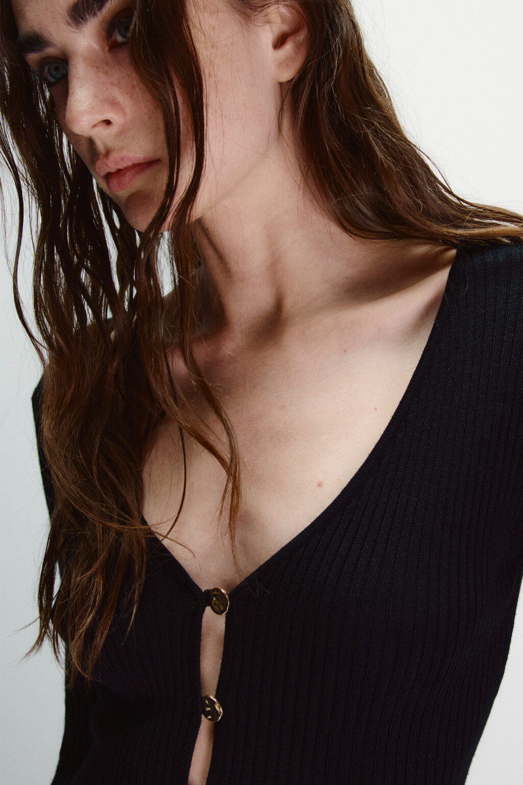 Кардиган на пуговицах с рукавами клеш - цвет черный - 6