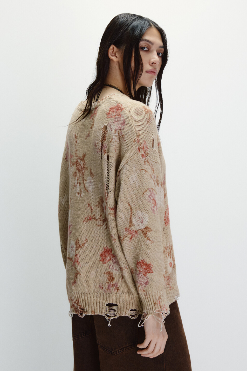 Кардиган на пуговицах рваный с принтом - цвет бежевый - 4